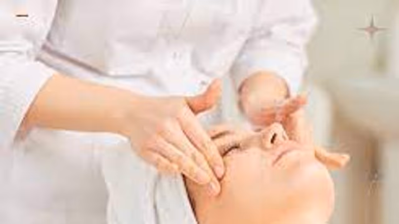 ত্বক উজ্জ্বল করতে ব্যবহার করুন এই পাঁচটি তেল, জেনে নিন কী কী ত্বক উজ্জ্বল করতে ব্যবহার করুন এই পাঁচটি তেল, জেনে নিন কী কী