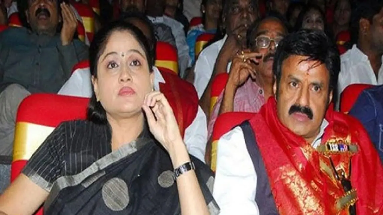 Balakrishna Unstoppable show: విజయశాంతితో బాలయ్యకు ఎందుకు చెడింది..అన్ స్టాపబుల్ కి వస్తే తేలిపోతుందిగా! Balakrishna Unstoppable show: విజయశాంతితో బాలయ్యకు ఎందుకు చెడింది..అన్ స్టాపబుల్ కి వస్తే తేలిపోతుందిగా!