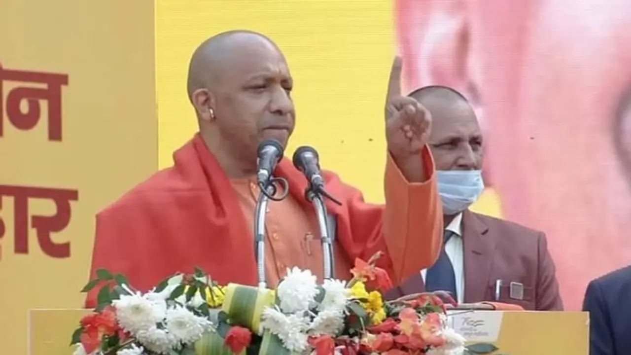 CM योगी ने टैबलेट और स्मार्टफोन वितरण योजना का किया शुभारम्भ, पहले चरण में 1 लाख छात्र छात्राओं को मिलेगा लाभ CM योगी ने टैबलेट और स्मार्टफोन वितरण योजना का किया शुभारम्भ, पहले चरण में 1 लाख छात्र छात्राओं को मिलेगा लाभ