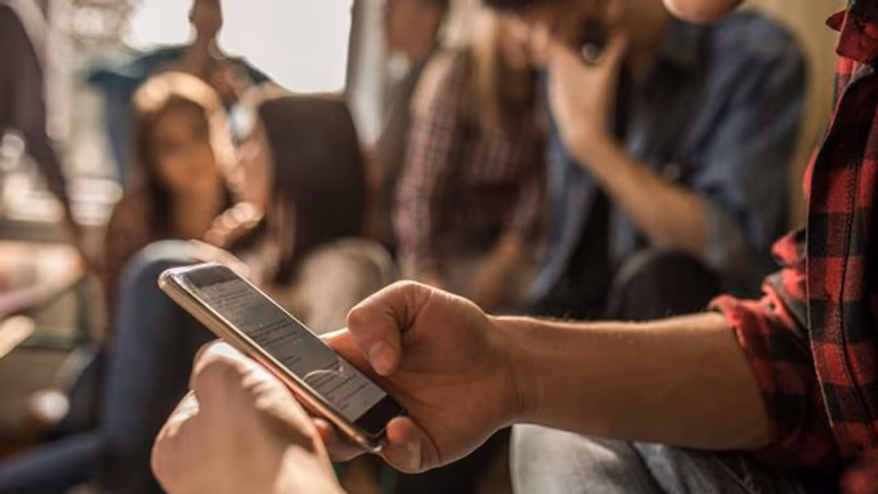 सरकार का आदेश ! इन कंपनियों को रखना पड़ेगा 2 साल का डेटा और कॉल रिकॉर्ड, जानिए सबकुछ सरकार का आदेश ! इन कंपनियों को रखना पड़ेगा 2 साल का डेटा और कॉल रिकॉर्ड, जानिए सबकुछ