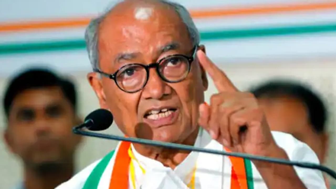 दिग्विजय सिंह का बड़ा बयान:'सावरकर मांसाहारी थे और गाय का मांस खाने में बुराई नहीं समझते थे..वो माता कैसे'