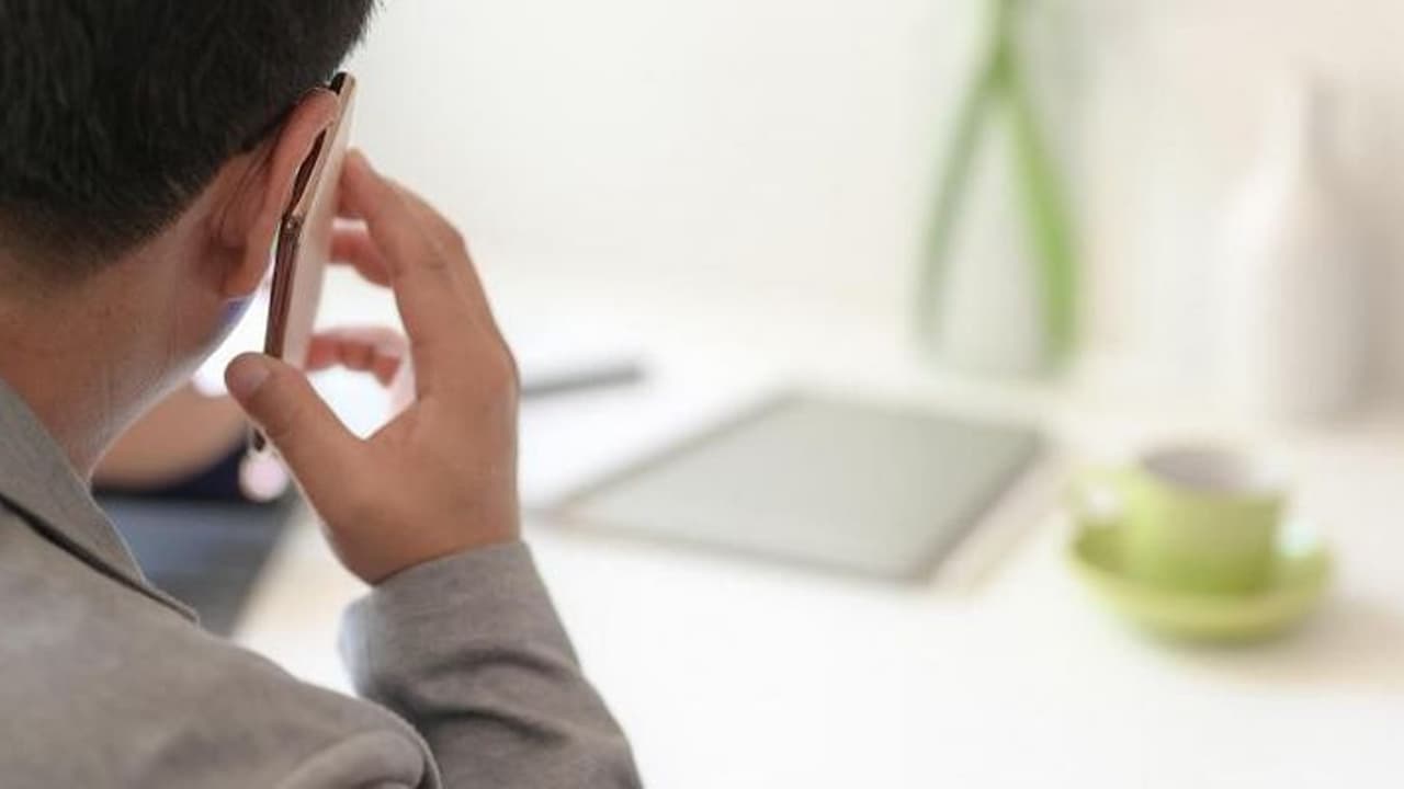 ഹലോ ലോൺ വേണോ, ഒരു പേഴ്സണൽ ലോൺ എടുക്കട്ടെ!; തുരുതുരാ ഫോൺ വിളികൾ, എറണാകുളം സ്വദേശി നൽകിയ പരാതിയിൽ ശക്തമായ നടപടി ഹലോ ലോൺ വേണോ, ഒരു പേഴ്സണൽ ലോൺ എടുക്കട്ടെ!; തുരുതുരാ ഫോൺ വിളികൾ, എറണാകുളം സ്വദേശി നൽകിയ പരാതിയിൽ ശക്തമായ നടപടി