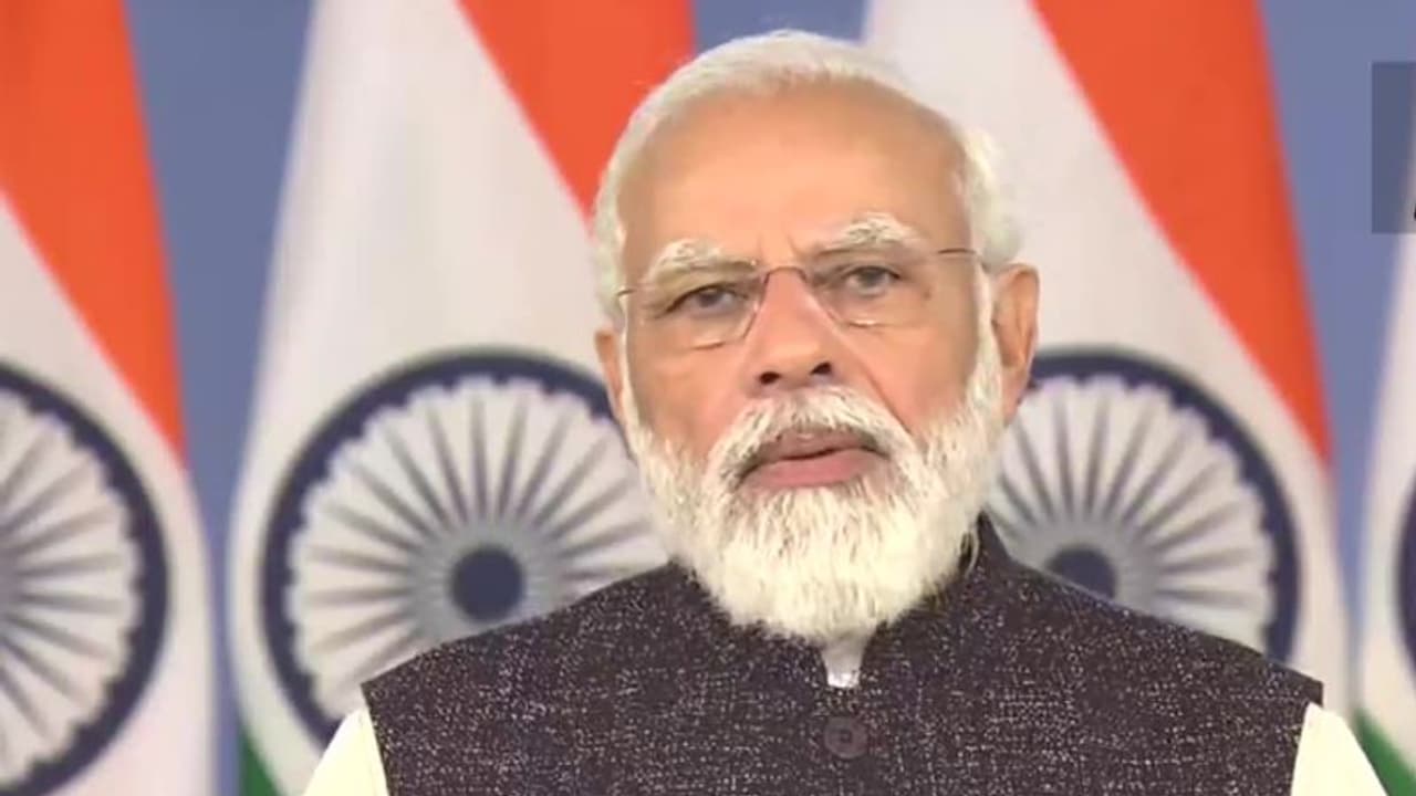 புத்தாண்டில் புதுவரவு... 15 18 வயதுள்ள சிறார்களுக்கும் தடுப்பூசி சர்ப்ரைஸ் அறிவிப்பை வெளியிட்ட பிரதமர் மோடி புத்தாண்டில் புதுவரவு... 15 18 வயதுள்ள சிறார்களுக்கும் தடுப்பூசி சர்ப்ரைஸ் அறிவிப்பை வெளியிட்ட பிரதமர் மோடி