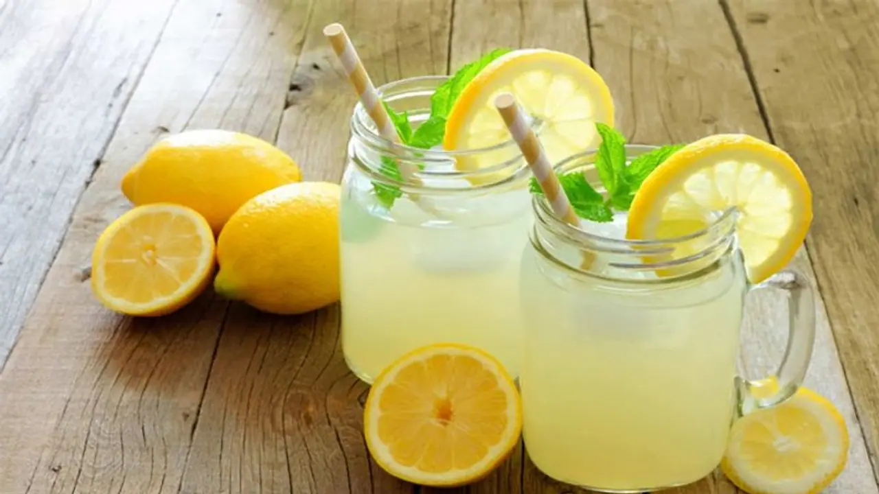 Detox Drinks: ওজন কমাতে চান, তবে খালি পেটে পান করুন এই ৫ ডিটক্স ড্রিঙ্কস Detox Drinks: ওজন কমাতে চান, তবে খালি পেটে পান করুন এই ৫ ডিটক্স ড্রিঙ্কস