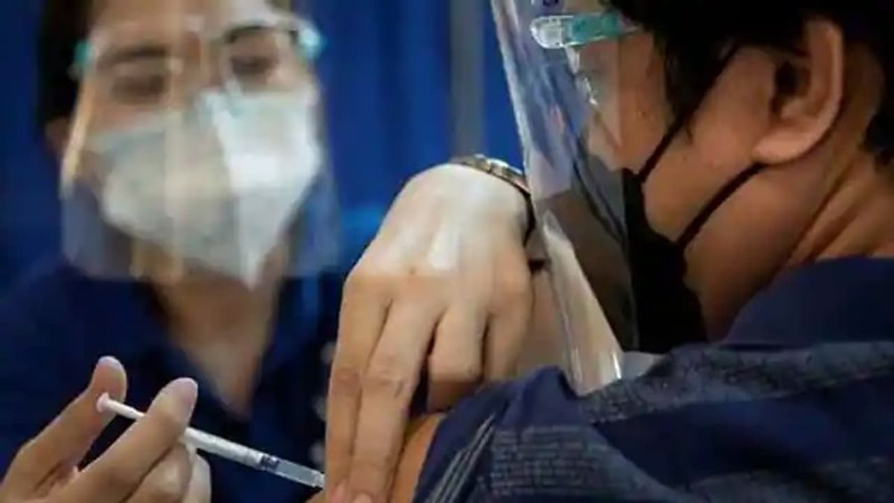 Omicron : ഒമിക്രോൺ ബാധിതരുടെ എണ്ണത്തിൽ വർധന; ഏറ്റവും കൂടുതൽ മഹാരാഷ്ട്രയിൽ Omicron : ഒമിക്രോൺ ബാധിതരുടെ എണ്ണത്തിൽ വർധന; ഏറ്റവും കൂടുതൽ മഹാരാഷ്ട്രയിൽ