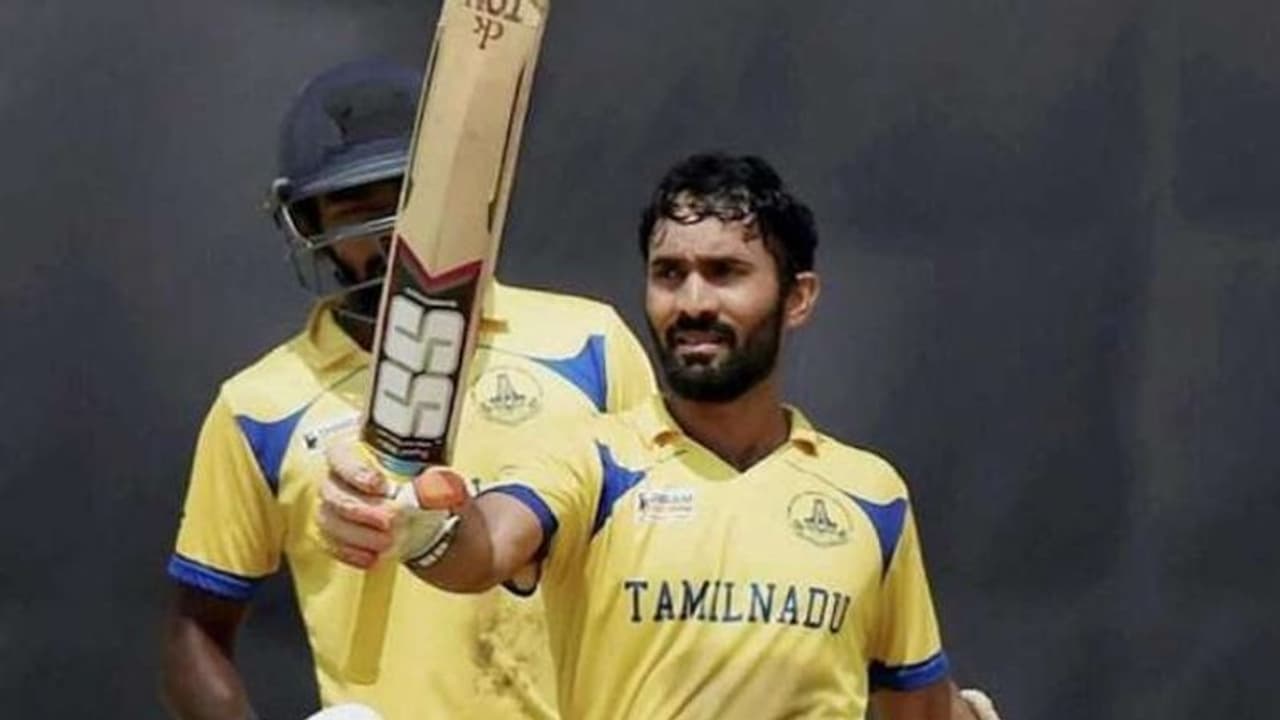 அனுபவம்னா என்னனு காட்டிய தினேஷ் கார்த்திக்; அதிரடி சதம்..! ஹிமாச்சல் அணிக்கு கடின இலக்கை நிர்ணயித்த தமிழ்நாடு அனுபவம்னா என்னனு காட்டிய தினேஷ் கார்த்திக்; அதிரடி சதம்..! ஹிமாச்சல் அணிக்கு கடின இலக்கை நிர்ணயித்த தமிழ்நாடு