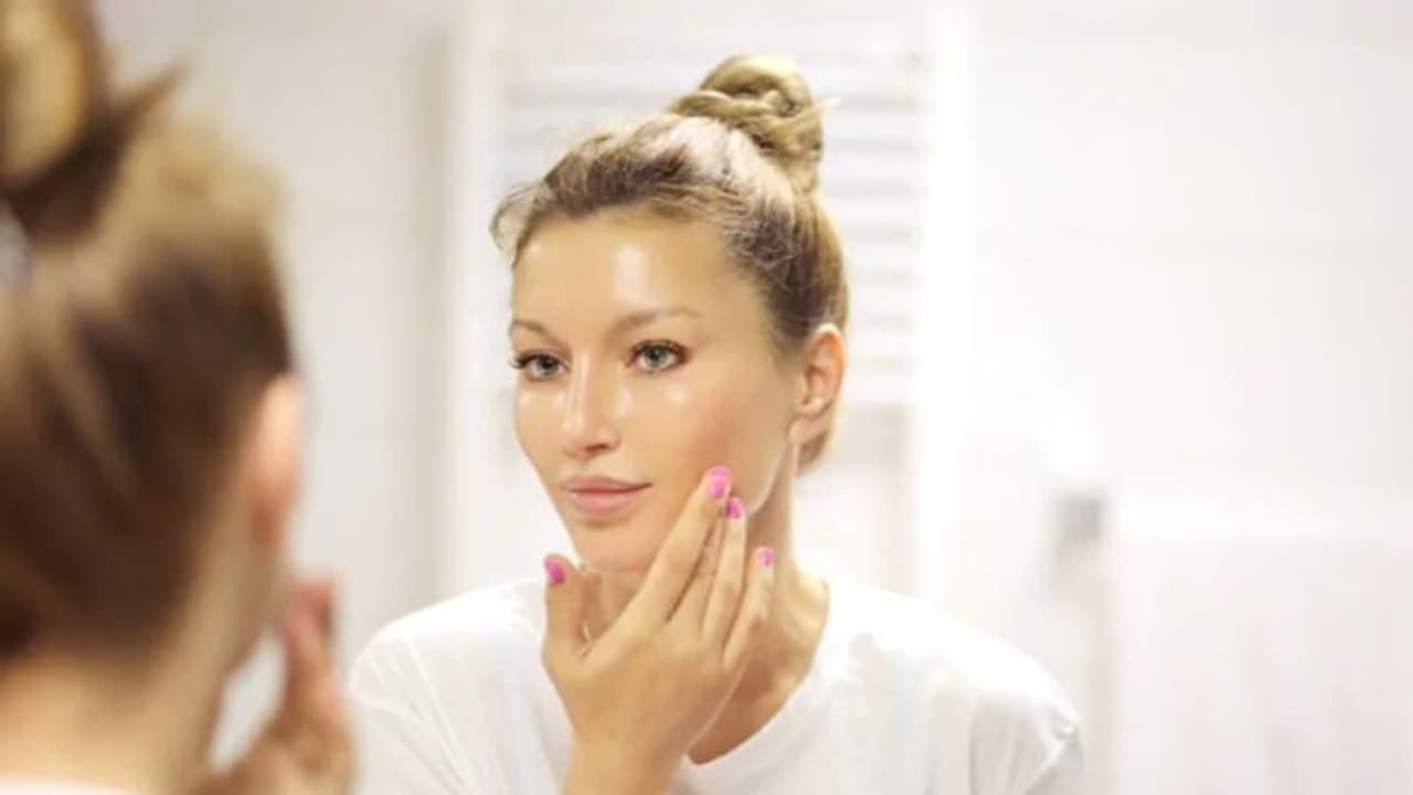 Skin Care : മുപ്പത് കഴിഞ്ഞോ? ചര്‍മ്മ സംരക്ഷണത്തിന് ശ്രദ്ധിക്കേണ്ട ആറ് കാര്യങ്ങള്‍...