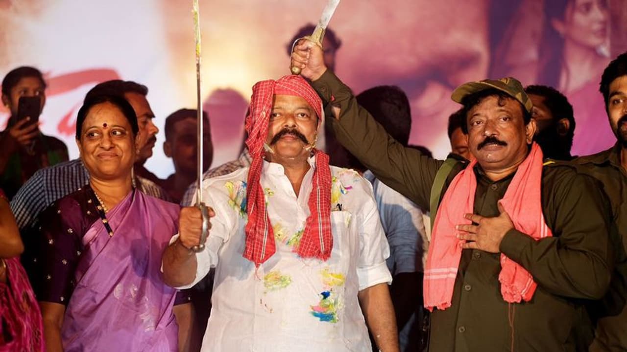 హిట్లర్ లేకపోతే రెండో ప్రపంచ యుద్దానికి, గాంధీజీ లేకపోతే భారత స్వాతంత్ర్య పోరాటానికి అర్థమే లేదు