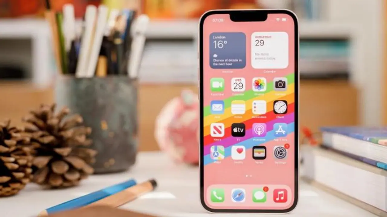 iPhone Without Sim Slot: ಆ್ಯಪಲ್‌ ಹೊಸ ಐಫೋನ್‌ ಮಾದರಿಯಲ್ಲಿ ಸಿಮ್‌ ಕಾರ್ಡ್‌ ಸ್ಲಾಟೇ ಇರೋಲ್ವಂತೆ!