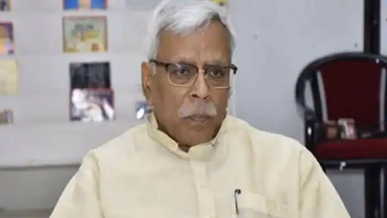 RJD के नेता का विवादित बयान, कहा गाय को मां कहना मानव जाति का अपमान RJD के नेता का विवादित बयान, कहा गाय को मां कहना मानव जाति का अपमान