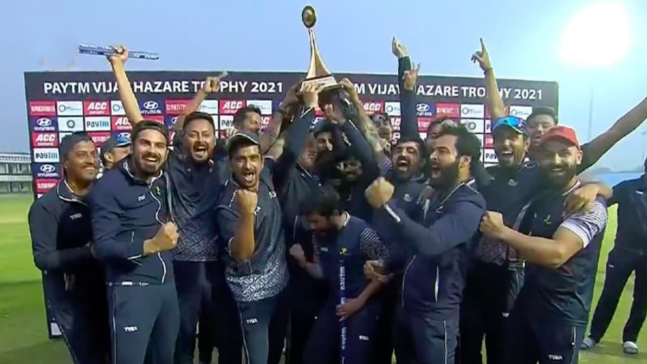 Vijay Hazare Trophy: तमिलनाडु को हराकर हिमाचल प्रदेश बना चैंपियन, पहली बात जीता कोई घरेलू टूर्नामेंट Vijay Hazare Trophy: तमिलनाडु को हराकर हिमाचल प्रदेश बना चैंपियन, पहली बात जीता कोई घरेलू टूर्नामेंट