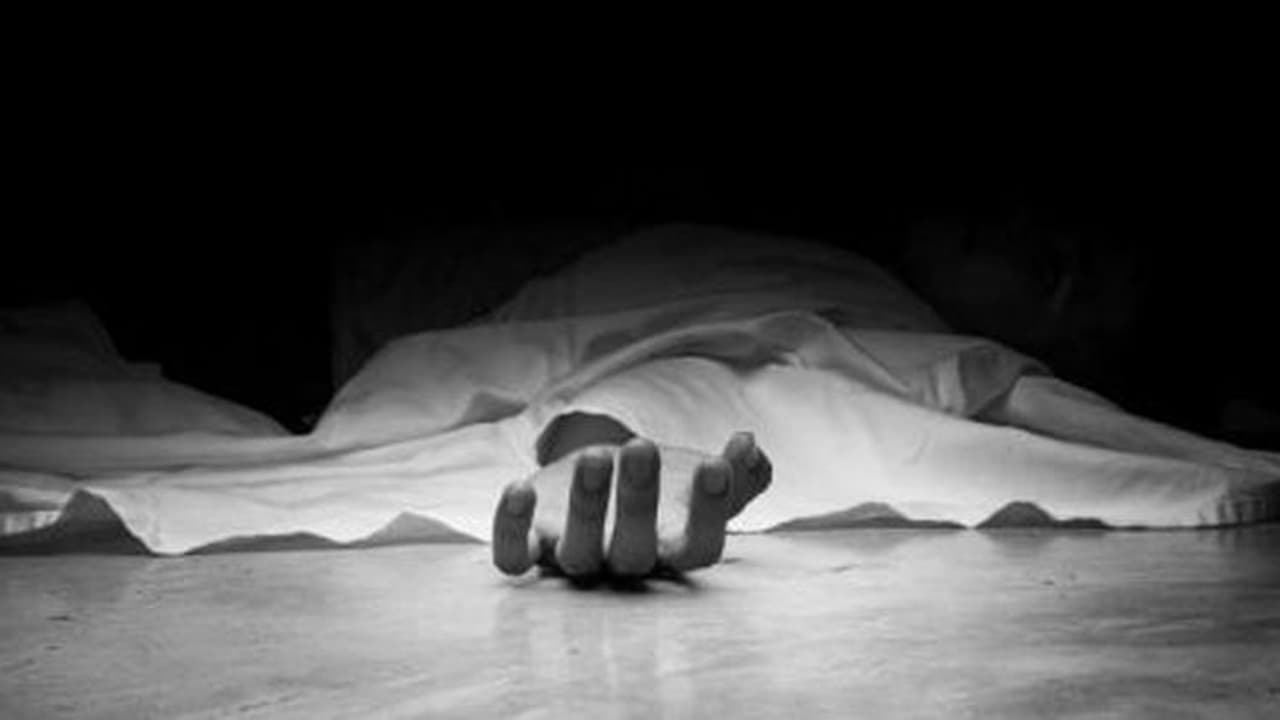 Gundumala : ഗുണ്ടുമലയിലെ ഒന്പതുവയസ്സുകാരിയുടെ ദുരൂഹമരണം; സിബിഐ അന്വേഷണം വേണമെന്നാവശ്യം Gundumala : ഗുണ്ടുമലയിലെ ഒന്പതുവയസ്സുകാരിയുടെ ദുരൂഹമരണം; സിബിഐ അന്വേഷണം വേണമെന്നാവശ്യം