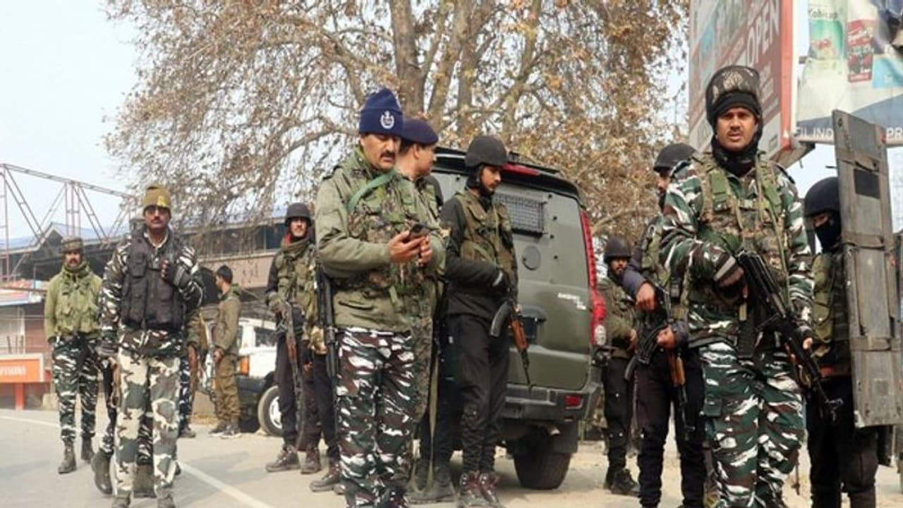 नागालैंड से AFSPA की वापसी के लिए कमेटी गठित, 45 दिनों में सौंपगी रिपोर्ट नागालैंड से AFSPA की वापसी के लिए कमेटी गठित, 45 दिनों में सौंपगी रिपोर्ट