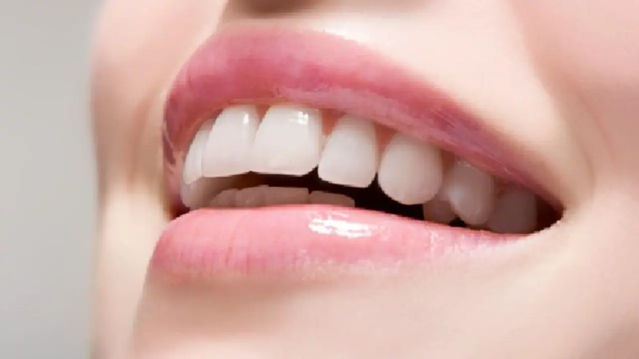 ಬಿಳಿ ಹಲ್ಲುಗಳ ಜನರು ಅದೃಷ್ಟವಂತರು: ಏನು ಹೇಳುತ್ತೆ ಸಾಮುದ್ರಿಕ ಶಾಸ್ತ್ರ?