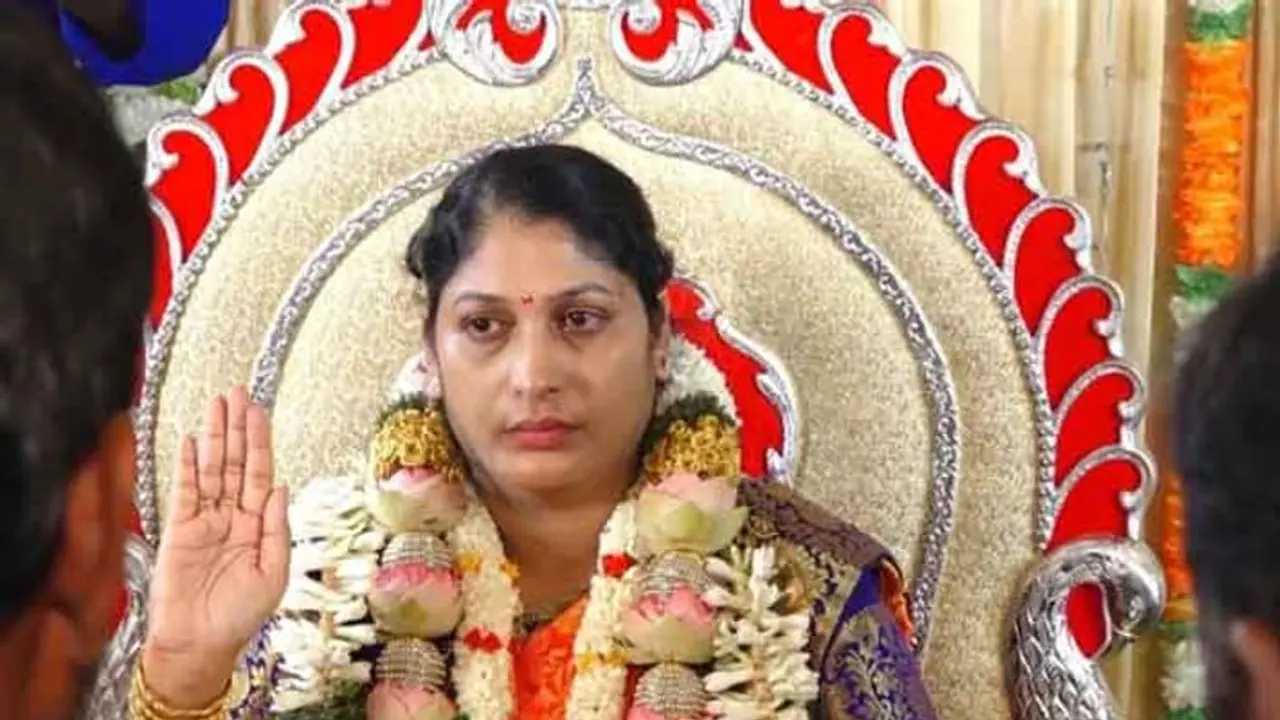 అన్నపూర్ణి అరసు.. అప్పట్లో వివాహేతర సంబంధంతో వార్తల్లోకి.. కట్ చేస్తే.. నేడు మాతగా దర్శనం..ఎలాగంటే... అన్నపూర్ణి అరసు.. అప్పట్లో వివాహేతర సంబంధంతో వార్తల్లోకి.. కట్ చేస్తే.. నేడు మాతగా దర్శనం..ఎలాగంటే...