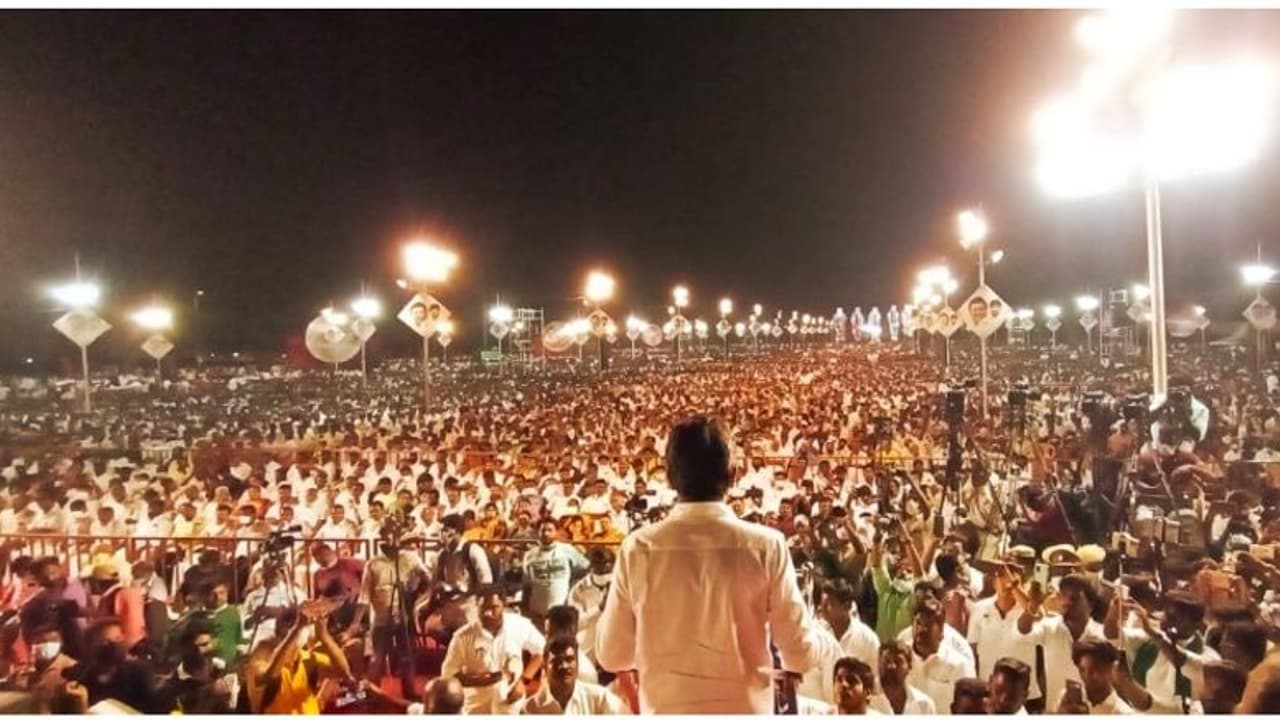 எஸ்.பி. வேலுமணி கோட்டையில் பூத் ஏஜெண்ட் கூட்டத்தையே மாநாடாக நடத்திய செந்தில்பாலாஜி.. ஆடிப்போன உதயநிதி! எஸ்.பி. வேலுமணி கோட்டையில் பூத் ஏஜெண்ட் கூட்டத்தையே மாநாடாக நடத்திய செந்தில்பாலாஜி.. ஆடிப்போன உதயநிதி!