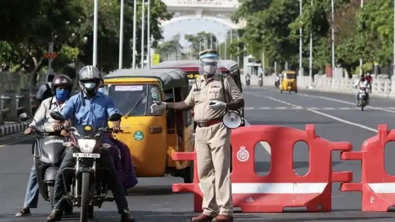 COVID 19: உச்சத்தை எட்டும் கொரோனா... வேறு வழியே இல்லை.. 'அந்த' முடிவை எடுக்கும் தமிழக அரசு..? COVID 19: உச்சத்தை எட்டும் கொரோனா... வேறு வழியே இல்லை.. 'அந்த' முடிவை எடுக்கும் தமிழக அரசு..?