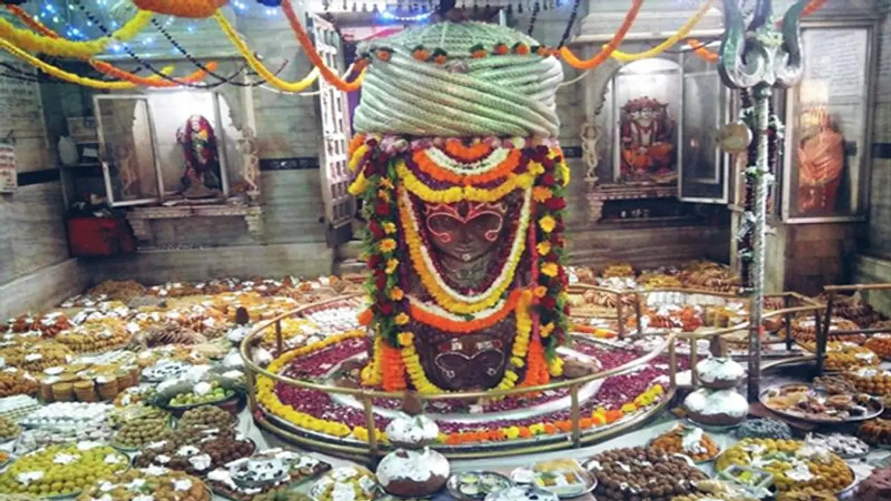 नेपाल में है भगवान पशुपतिनाथ का प्रसिद्ध मंदिर, जानिए क्या है भगवान शिव के इस नाम का महत्व नेपाल में है भगवान पशुपतिनाथ का प्रसिद्ध मंदिर, जानिए क्या है भगवान शिव के इस नाम का महत्व