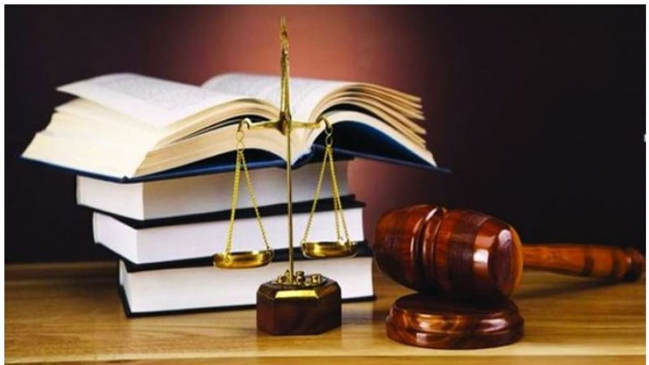 CLAT : ക്ലാറ്റ് പരീക്ഷക്ക് നവംബർ 13 വരെ അപേക്ഷിക്കാം; വിശദാംശങ്ങളിവയാണ്...