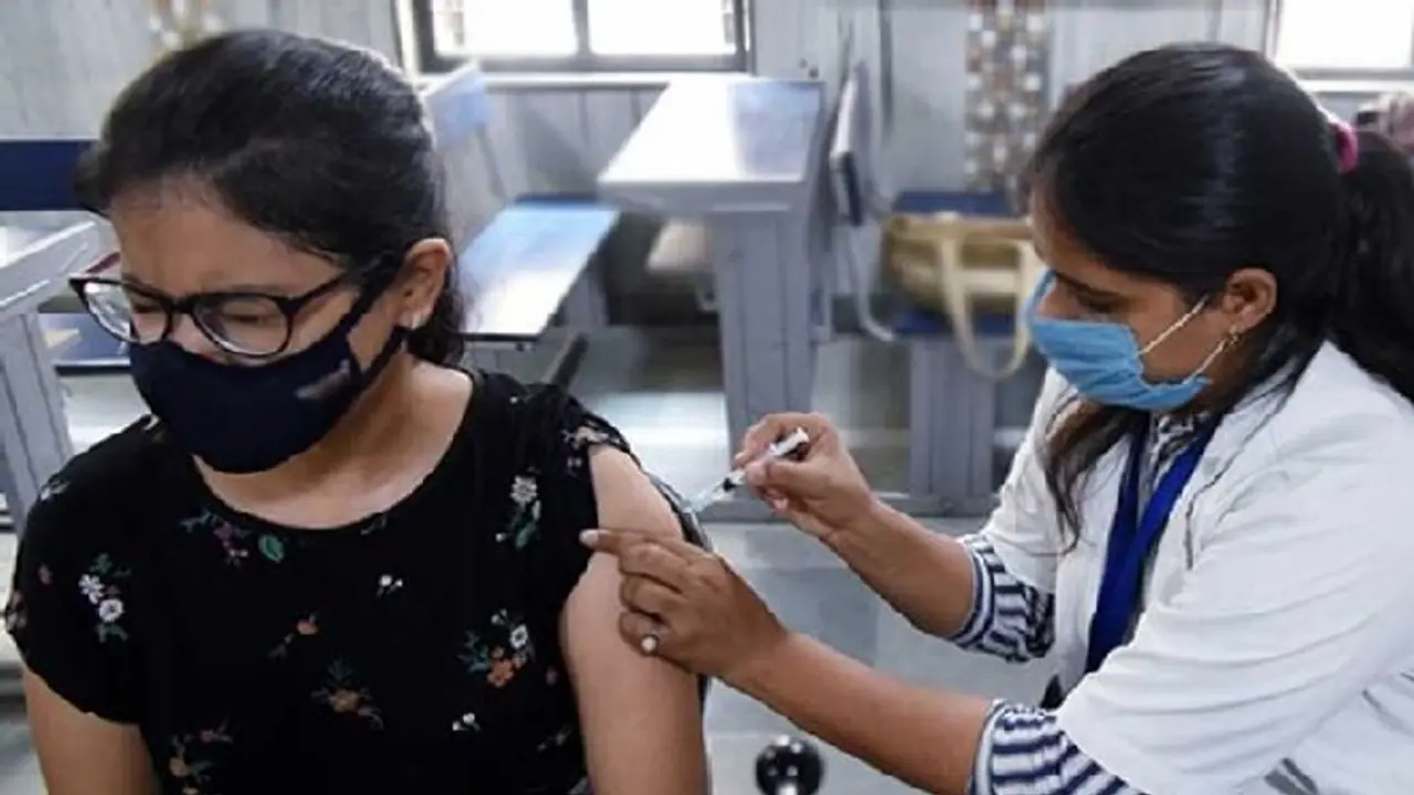 నేటి నుంచి 18 ఏళ్లు పైబడినవారికి బూస్టర్ డోస్.. తెలుసుకోవాల్సిన విషయాలు ఇవే.. నేటి నుంచి 18 ఏళ్లు పైబడినవారికి బూస్టర్ డోస్.. తెలుసుకోవాల్సిన విషయాలు ఇవే..