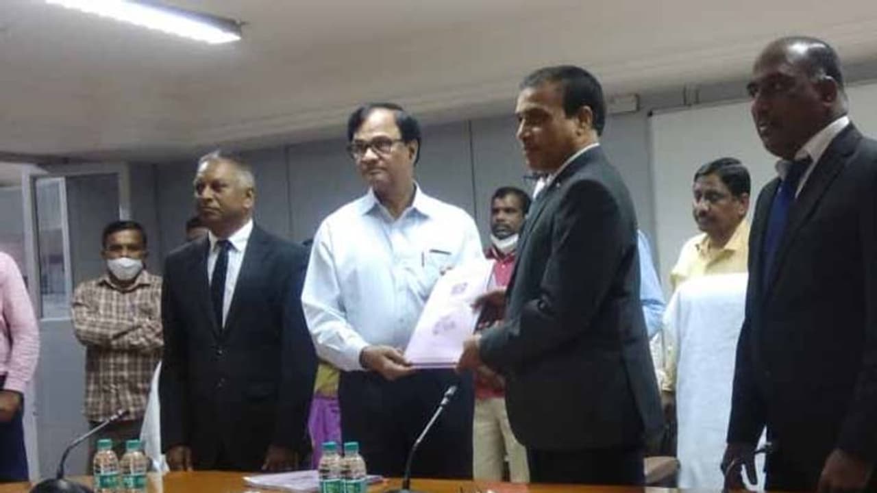 తెలంగాణలో రూ. 6831 కోట్ల విద్యుత్ చార్జీల పెంపునకు వినతి: ఈఆర్సీకి డిస్కంల టారిఫ్ ప్రతిపాదనలు