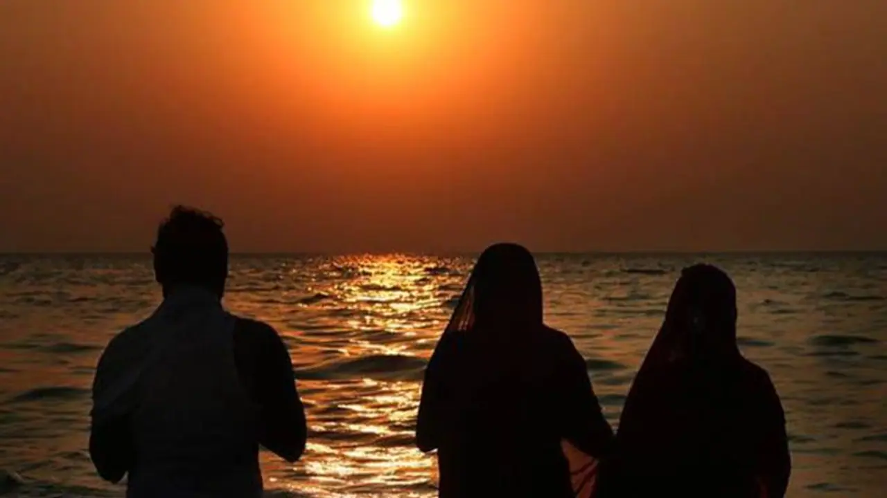 पौष में है सूर्यदेव को अर्घ्य देने की परंपरा, मौसम के कारण यदि सूर्य दिखाई न दे तो क्या करें? पौष में है सूर्यदेव को अर्घ्य देने की परंपरा, मौसम के कारण यदि सूर्य दिखाई न दे तो क्या करें?