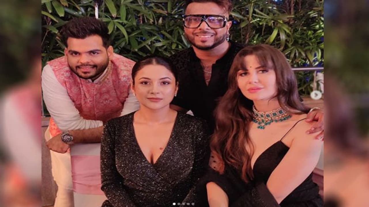 Shehnaaz Gill's Father: শেহনাজ গিলের বাবাকে লক্ষ্য করে গুলি, পঞ্জাবে কি বাড়ছে ভোটের উত্তাপ Shehnaaz Gill's Father: শেহনাজ গিলের বাবাকে লক্ষ্য করে গুলি, পঞ্জাবে কি বাড়ছে ভোটের উত্তাপ