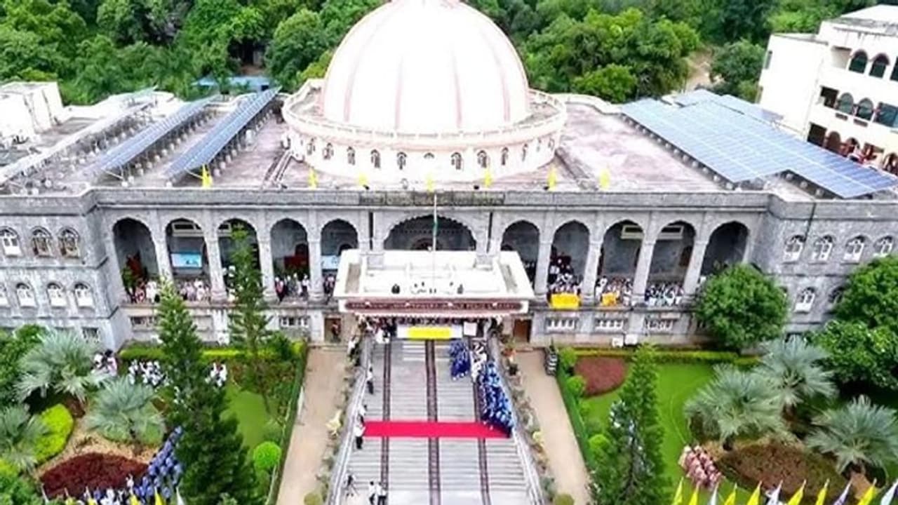 Omicron के खतरे के बीच पुणे में कोरोना विस्फोट: MIT यूनिवर्सिटी में 13 स्टूडेंट पॉजिटिव, लग चुकी थी दोनों डोज Omicron के खतरे के बीच पुणे में कोरोना विस्फोट: MIT यूनिवर्सिटी में 13 स्टूडेंट पॉजिटिव, लग चुकी थी दोनों डोज