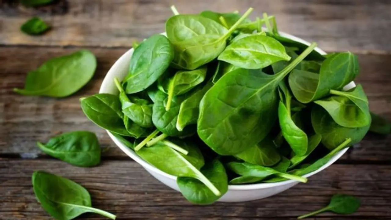 Spinach Health Benefits : പാലക്ക് ചീര കഴിച്ചാലുള്ള ആരോഗ്യഗുണങ്ങൾ Spinach Health Benefits : പാലക്ക് ചീര കഴിച്ചാലുള്ള ആരോഗ്യഗുണങ്ങൾ