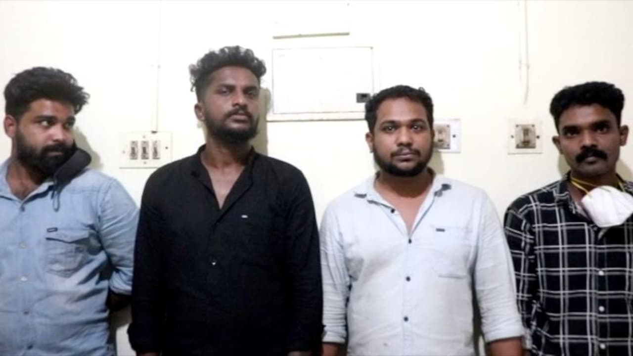 Kaniyapuram goonda attack : കണിയാപുരത്തെ ഗുണ്ടാ ആക്രമണത്തില് നാലു പേർ അറസ്റ്റിൽ Kaniyapuram goonda attack : കണിയാപുരത്തെ ഗുണ്ടാ ആക്രമണത്തില് നാലു പേർ അറസ്റ്റിൽ