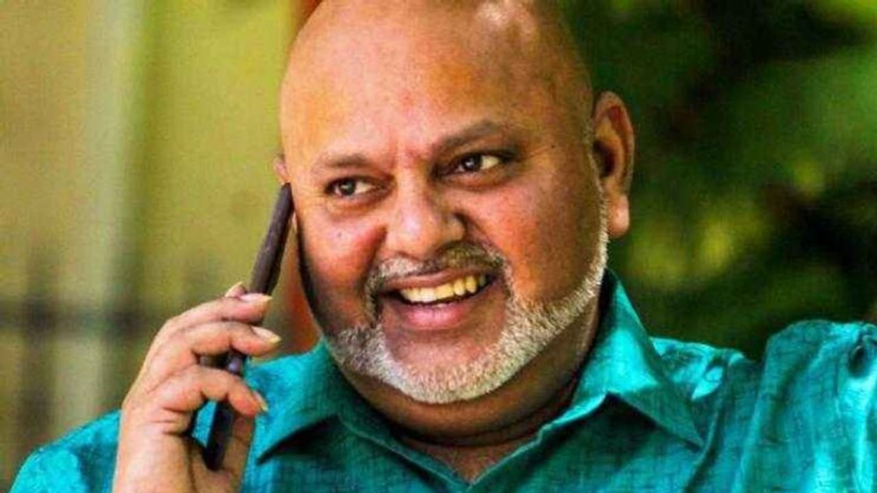 அடக் கடவுளே.. பிரபல இயக்குனருக்கு ஒமிக்ரான் தொற்று.. மருத்துவமனையில் அனுமதி.. அடக் கடவுளே.. பிரபல இயக்குனருக்கு ஒமிக்ரான் தொற்று.. மருத்துவமனையில் அனுமதி..