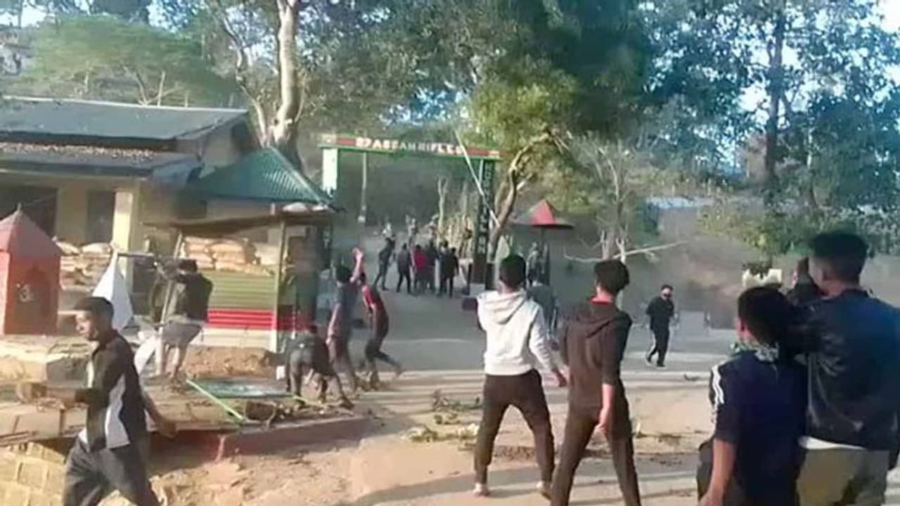 നാഗാലാൻഡ് വെടിവയ്പ്പ് : പ്രത്യേക അന്വേഷണസംഘം കുറ്റപത്രം സമർപ്പിച്ചു നാഗാലാൻഡ് വെടിവയ്പ്പ് : പ്രത്യേക അന്വേഷണസംഘം കുറ്റപത്രം സമർപ്പിച്ചു