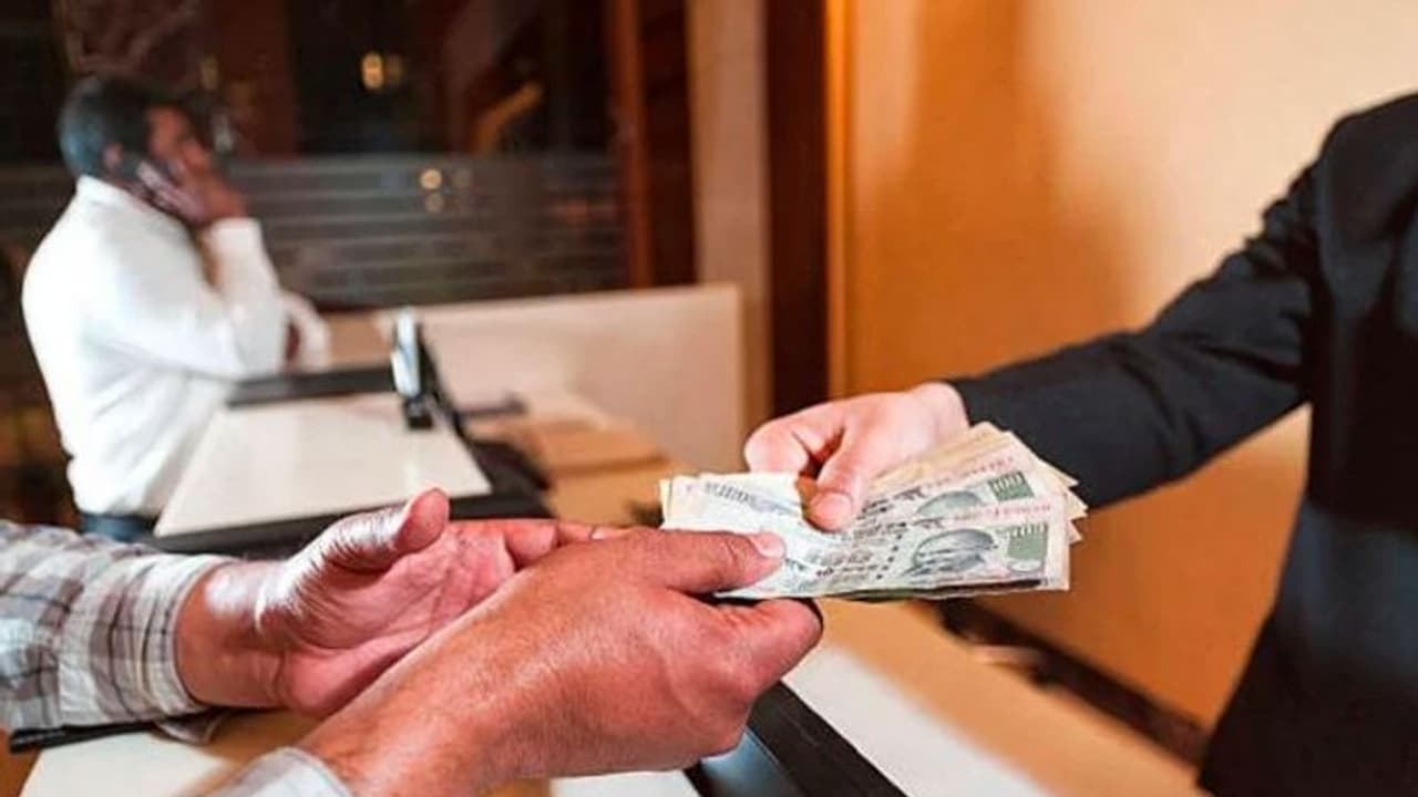 ನೀವು ಒಂದಕ್ಕಿಂತ ಹೆಚ್ಚು Bank Account ಹೊಂದಿದ್ದೀರಾ..? ಹಾಗಾದ್ರೆ ಈ ಅಂಶಗಳ ಬಗ್ಗೆ ಗಮನವಿರಲಿ..! ನೀವು ಒಂದಕ್ಕಿಂತ ಹೆಚ್ಚು Bank Account ಹೊಂದಿದ್ದೀರಾ..? ಹಾಗಾದ್ರೆ ಈ ಅಂಶಗಳ ಬಗ್ಗೆ ಗಮನವಿರಲಿ..!