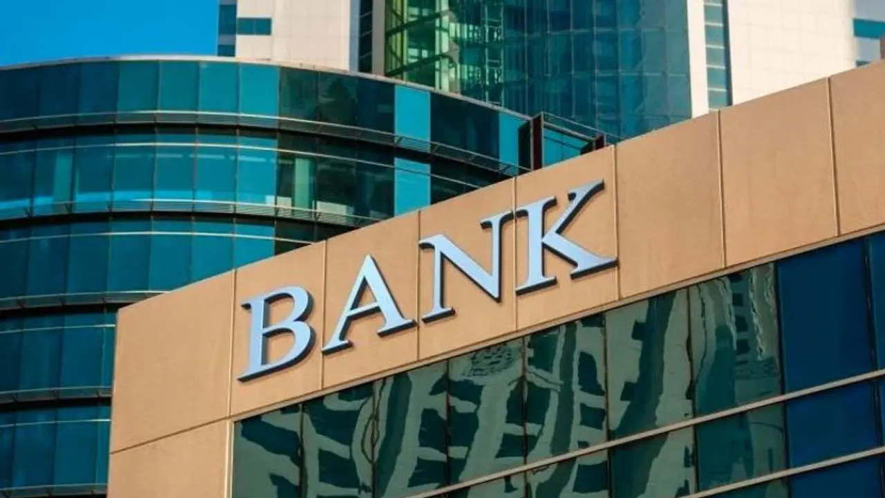 এসবিআই, পিএনবি ও ববের গ্রাহকদের জন্য নতুন নিয়ম, ১ ফেব্রুয়ারি থেকে বিভিন্ন ক্ষেত্রে বদলাচ্ছে নিয়ম