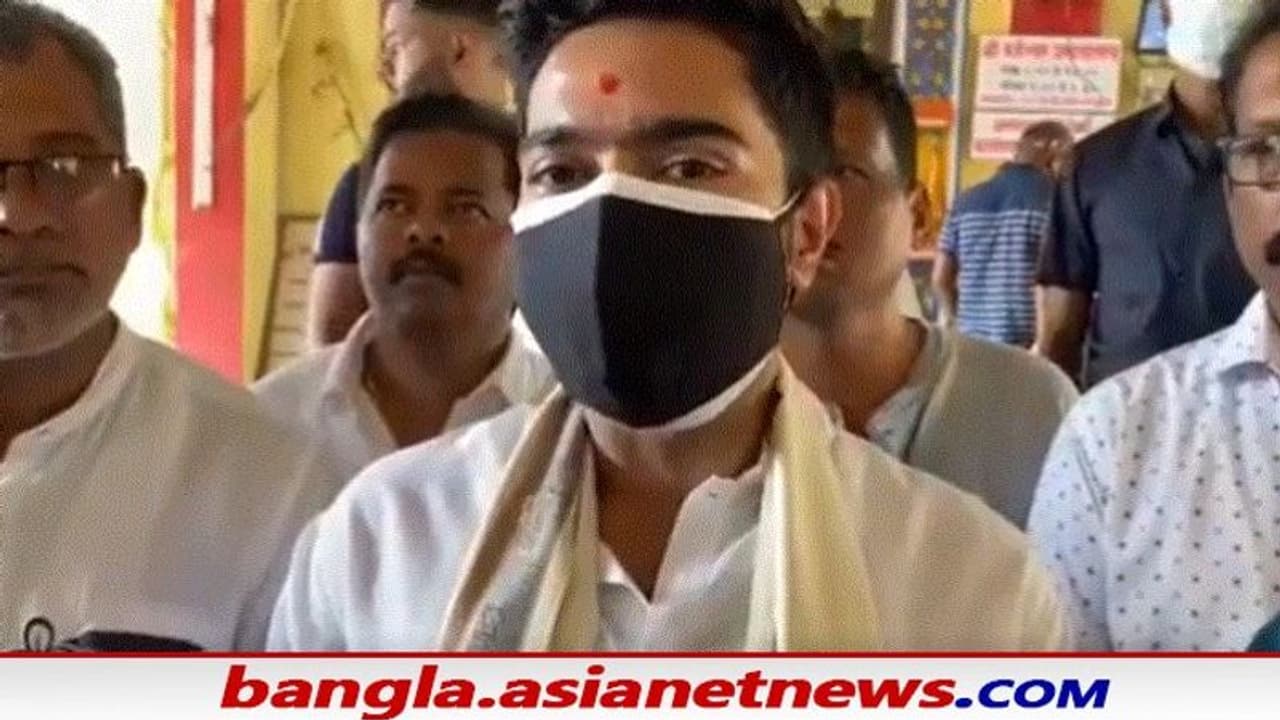 Abhishek Banerjee in Goa: 'গোয়বাসীর জন্য পার্থনা করেছি', রুদ্রেশ্বর মন্দিরে পুজো দিলেন অভিষেক Abhishek Banerjee in Goa: 'গোয়বাসীর জন্য পার্থনা করেছি', রুদ্রেশ্বর মন্দিরে পুজো দিলেন অভিষেক