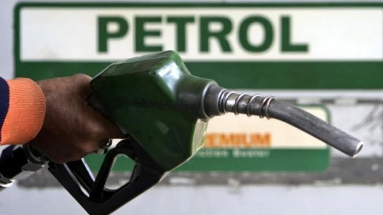 Jharkhand Petrol Price Cut : ದೆಹಲಿ ಬಳಿಕ ಜಾರ್ಖಂಡ್ ಸರದಿ; ಪೆಟ್ರೋಲ್ ಬೆಲೆಯಲ್ಲಿ 25ರೂ. ಇಳಿಕೆ