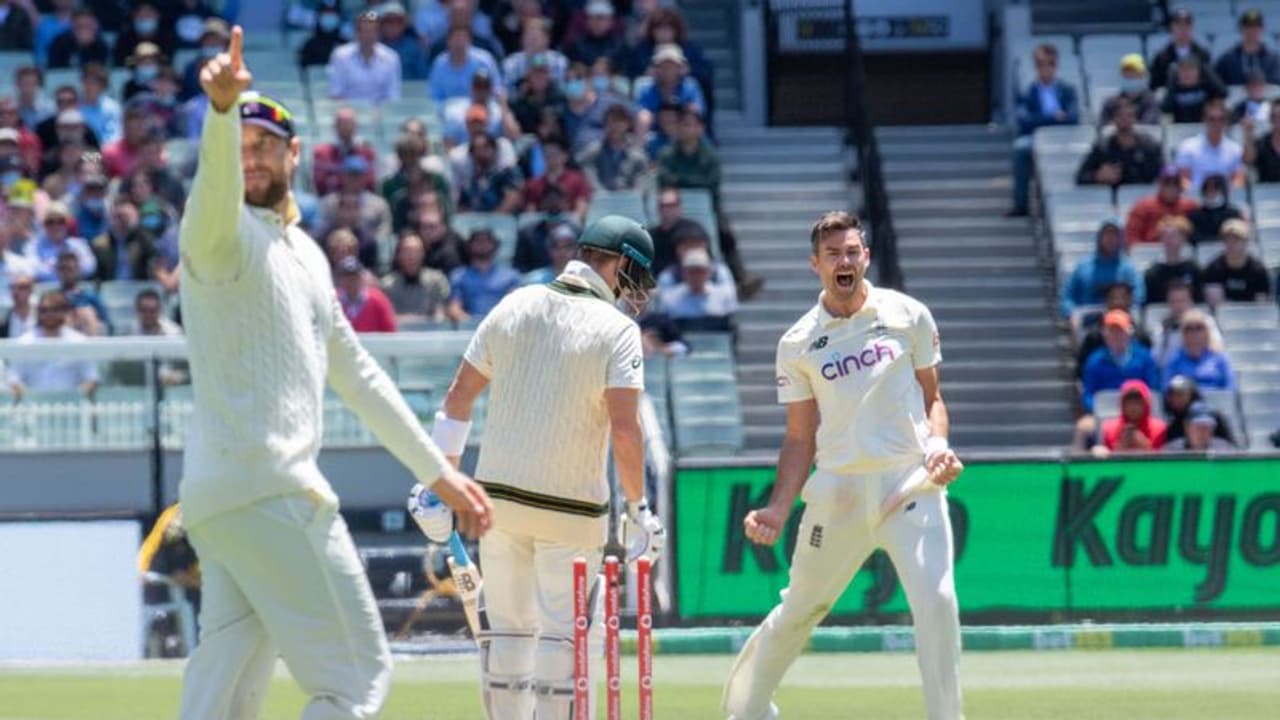 ICC Rankings: ടെസ്റ്റ് റാങ്കിംഗില് ആദ്യ അഞ്ചില് തിരിച്ചെത്തി ആന്ഡേഴ്സണ്, സ്റ്റീവ് സ്മിത്തിന് തിരിച്ചടി ICC Rankings: ടെസ്റ്റ് റാങ്കിംഗില് ആദ്യ അഞ്ചില് തിരിച്ചെത്തി ആന്ഡേഴ്സണ്, സ്റ്റീവ് സ്മിത്തിന് തിരിച്ചടി