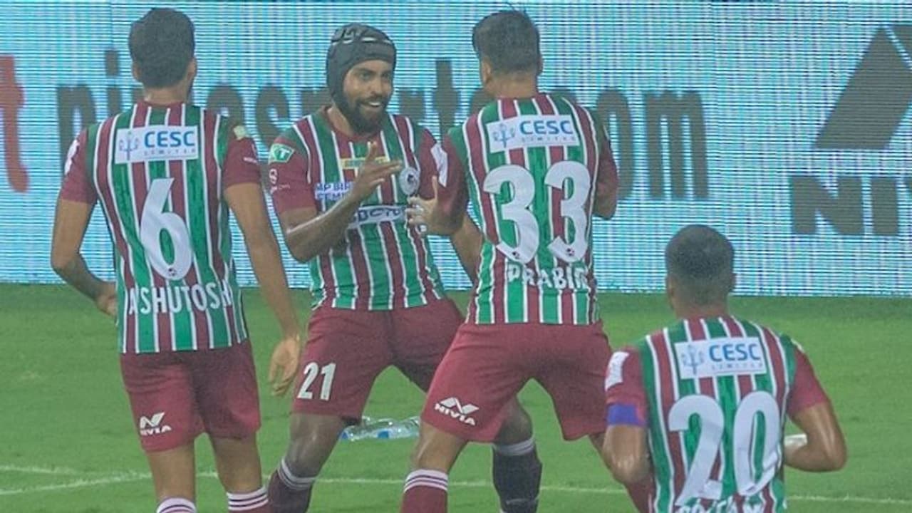 ISL 2021 2022: ഗോവയെ വീഴ്ത്തി ആദ്യ നാലില് തിരിച്ചെത്തി എടികെ മോഹന് ബഗാന് ISL 2021 2022: ഗോവയെ വീഴ്ത്തി ആദ്യ നാലില് തിരിച്ചെത്തി എടികെ മോഹന് ബഗാന്