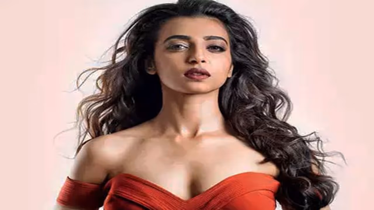 Radhika Apte : 'ফোন সেক্স' থেকে নগ্ন দৃশ্যে অভিনয়, অনুরাগের ছবিতে অডিশনের জন্য আর কী করেছিলেন রাধিকা Radhika Apte : 'ফোন সেক্স' থেকে নগ্ন দৃশ্যে অভিনয়, অনুরাগের ছবিতে অডিশনের জন্য আর কী করেছিলেন রাধিকা