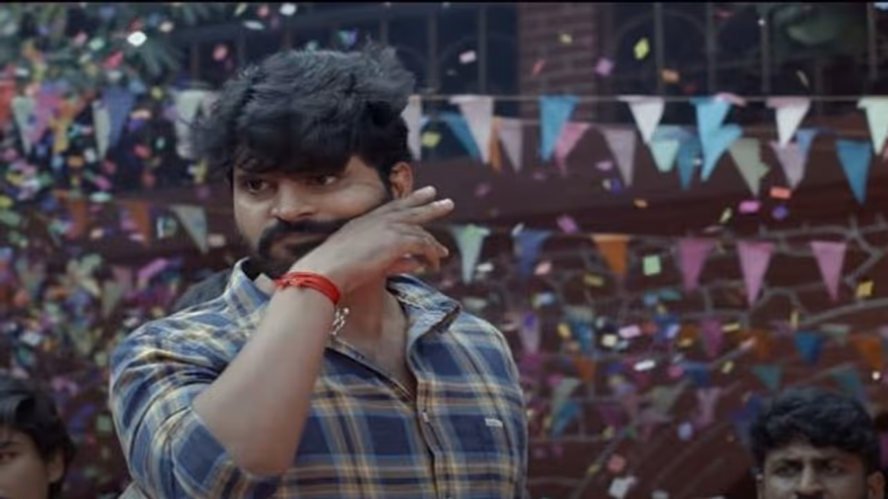 నా సినిమాల్లో ఫీమేల్ క్యారెక్టర్స్ స్ట్రాంగ్ గా ఉంటాయి.. గ్రామ వాలంటీర్ డైలాగ్ వివాదంపై శ్రీ విష్ణు నా సినిమాల్లో ఫీమేల్ క్యారెక్టర్స్ స్ట్రాంగ్ గా ఉంటాయి.. గ్రామ వాలంటీర్ డైలాగ్ వివాదంపై శ్రీ విష్ణు