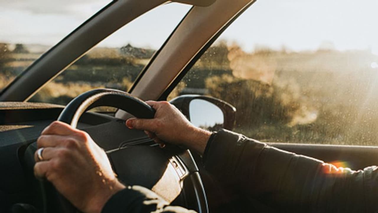 गूगल मैप्स ने पेड़ में ड्राइव करने के लिए कहा, ट्विटर यूजर ने बताई चौंकाने वाली कहानी