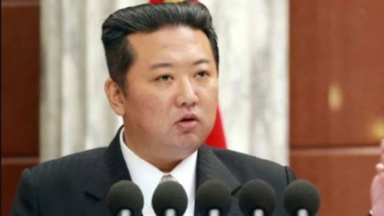 Kim Jong Un: নতুন বছরে অঙ্গীকার কিমের, অর্থনীতির ওপর সবথেকে বেশি জোর দেবে উত্তর কোরিয়া Kim Jong Un: নতুন বছরে অঙ্গীকার কিমের, অর্থনীতির ওপর সবথেকে বেশি জোর দেবে উত্তর কোরিয়া