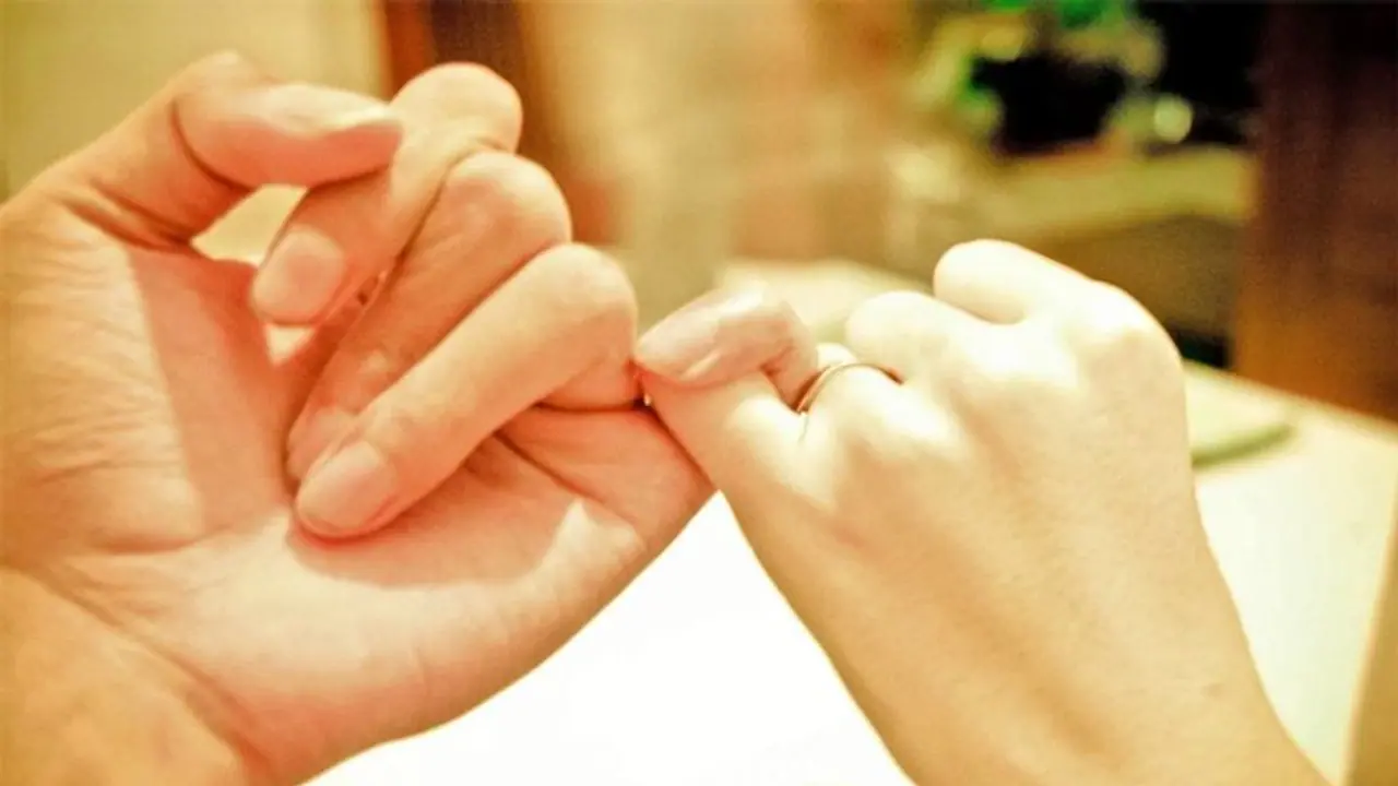 New Year 2022 Resolution: नए साल पर अपने पार्टनर से करें ये 5 वादें, सालभर रिश्ते में बनी रहेगी मिठास