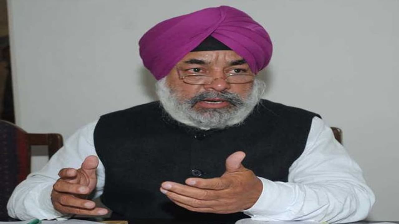 Punjab Elections 2022:नहीं थम रहा पंजाब कांग्रेस में घमासान, सुखविंदर लाली ने पनग्रेन के चेयरमैन पद से इस्तीफा Punjab Elections 2022:नहीं थम रहा पंजाब कांग्रेस में घमासान, सुखविंदर लाली ने पनग्रेन के चेयरमैन पद से इस्तीफा