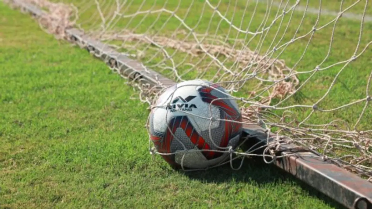 ഐ ലീഗില് ഒത്തുകളി വിവാദം; അഞ്ച് ടീമുകള്ക്കെതിരെ സിബിഐ അന്വേഷണം ഐ ലീഗില് ഒത്തുകളി വിവാദം; അഞ്ച് ടീമുകള്ക്കെതിരെ സിബിഐ അന്വേഷണം