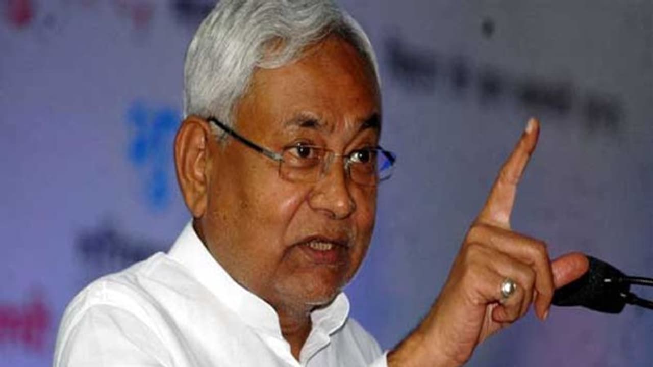 पत्रकारों पर भड़के CM नीतीश कुमार, जनसभा में खोया आपा, कहा समाज सुधार से नफरत तो यहां से निकल जाइए' पत्रकारों पर भड़के CM नीतीश कुमार, जनसभा में खोया आपा, कहा समाज सुधार से नफरत तो यहां से निकल जाइए'