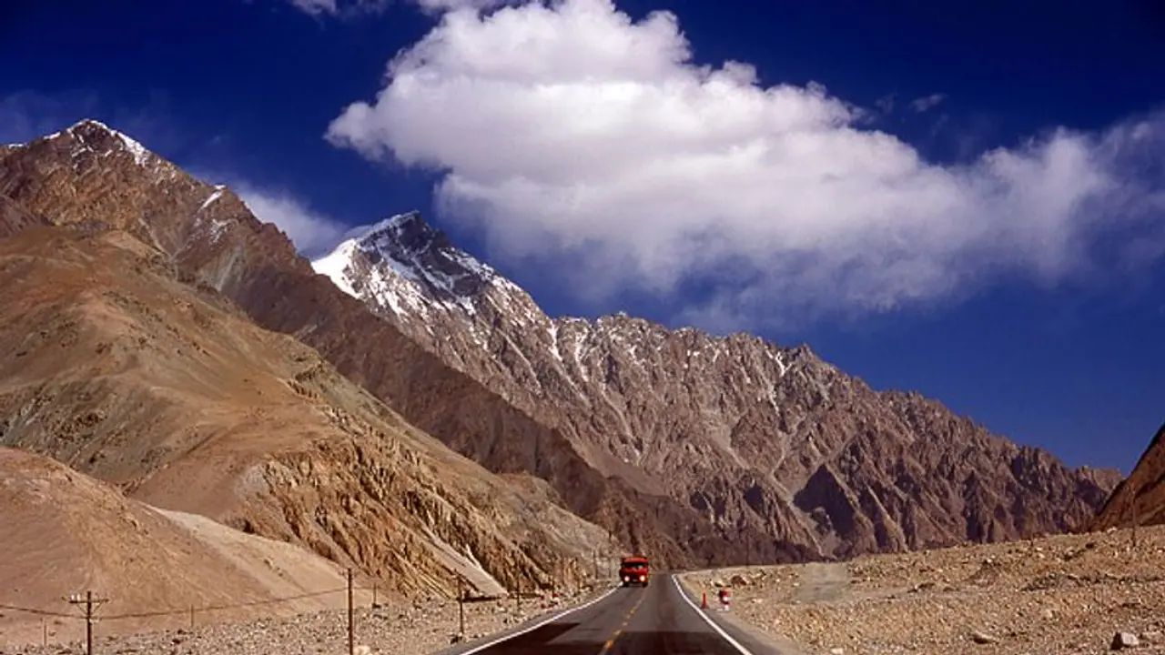 ಚೀನಾಗೆ ತಿರುಗೇಟು: ಟಿಬೆಟ್ 30 ಸ್ಥಳಗಳಿಗೆ ಹೊಸ ಹೆಸರಿಡಲು ಭಾರತ ನಿರ್ಧಾರ..! ಚೀನಾಗೆ ತಿರುಗೇಟು: ಟಿಬೆಟ್ 30 ಸ್ಥಳಗಳಿಗೆ ಹೊಸ ಹೆಸರಿಡಲು ಭಾರತ ನಿರ್ಧಾರ..!