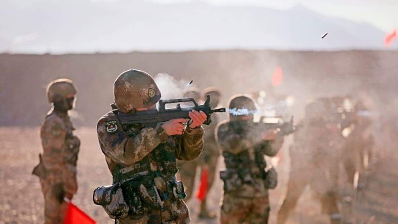 ചരിത്രത്തിലാദ്യം, ആയുധ കയറ്റുമതിയിൽ ചുവട് വെച്ച് ഇന്ത്യ, രാജ്യത്ത് നിർമിച്ച യന്ത്രത്തോക്കുകൾ യൂറോപ്പിലേക്ക് ചരിത്രത്തിലാദ്യം, ആയുധ കയറ്റുമതിയിൽ ചുവട് വെച്ച് ഇന്ത്യ, രാജ്യത്ത് നിർമിച്ച യന്ത്രത്തോക്കുകൾ യൂറോപ്പിലേക്ക്