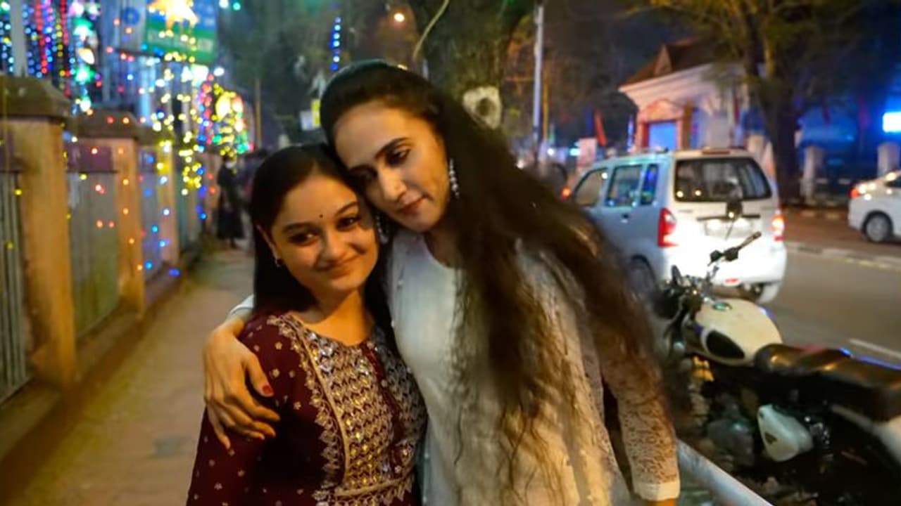 Sreelakshmi Sreekumar : 'പ്ലസ് വൺ മുതലുള്ള പ്രണയം'; മനസ് തുറന്ന് ശ്രീലക്ഷ്മി Sreelakshmi Sreekumar : 'പ്ലസ് വൺ മുതലുള്ള പ്രണയം'; മനസ് തുറന്ന് ശ്രീലക്ഷ്മി