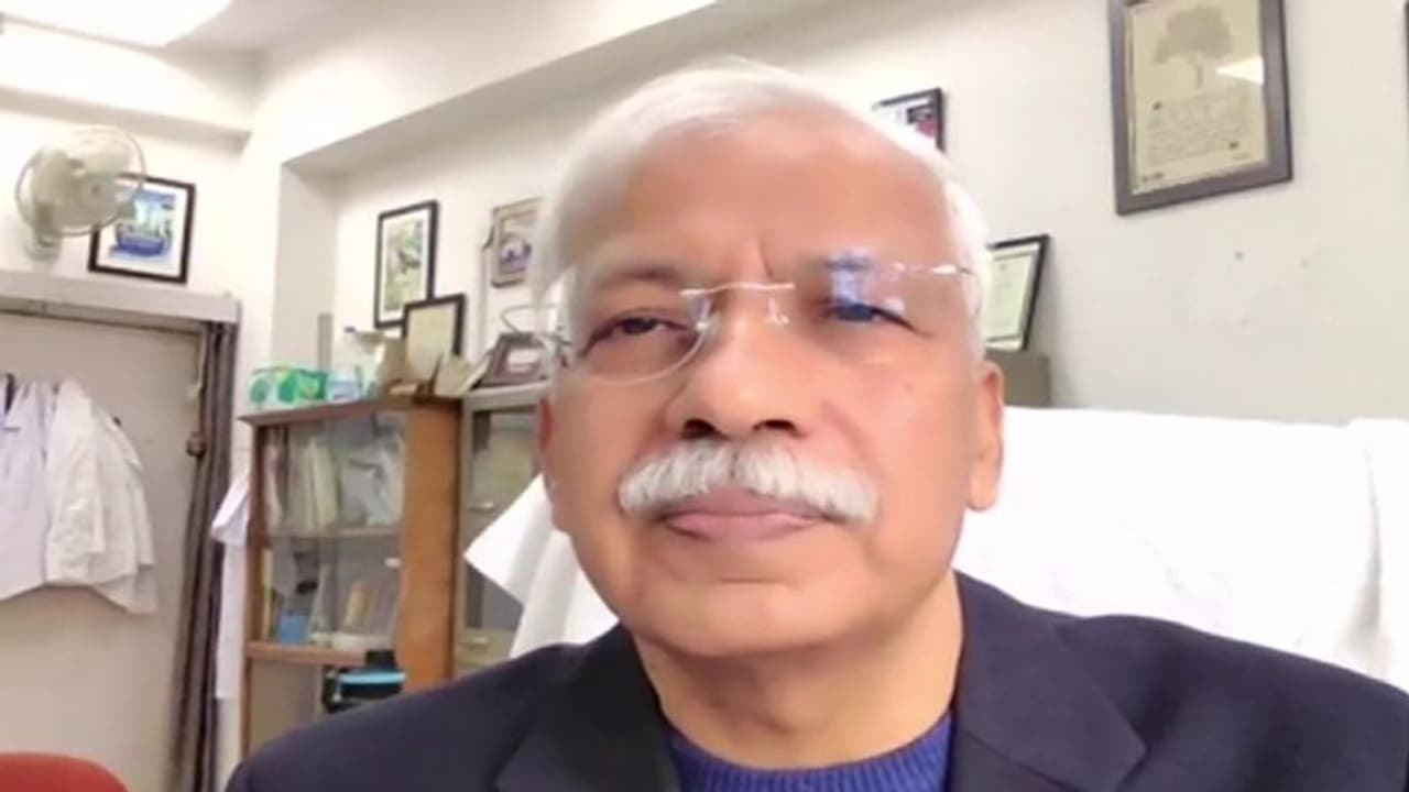 Omicron Update : मौलाना आजाद मेडिकल कॉलेज के प्रोफेसर ने बताया, क्यों आग की तरह फैल रहा ओमीक्रोन Omicron Update : मौलाना आजाद मेडिकल कॉलेज के प्रोफेसर ने बताया, क्यों आग की तरह फैल रहा ओमीक्रोन